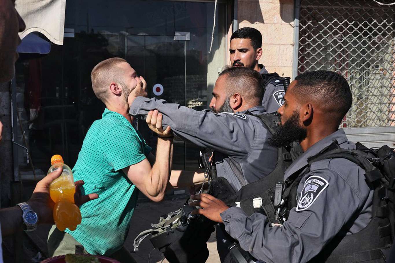 Siyonist işgal rejiminden Kudüs'te provokatif saldırı: 5 Filistinli yaralı